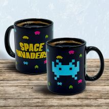 Space Invaders Tasse im Metallic Design - Kaffeetasse mit 350ml Füllvolumen - Retro Deko für Nostalgiker - 80er Jahre Accessoires - Space Invaders