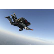 Wonderbox Saut en parachute - proche de Tarbes - Idée cadeau Le centre école d'Air65 vous accueille aux pieds des Pyrénées. Autant dire qu'une fois 