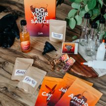 Kit cuisine - Faire sa propre sauce piquante - Idée cadeau Noël - Cadeau Homme - Cadeau Femme - Cadeau Papa - Cadeau Maman - Craftly - Les Raffineurs