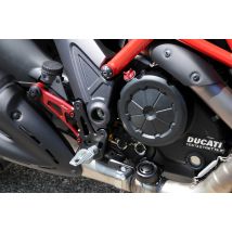 Commandes reculées repliables noir/rouge Lightech Diavel (11-18)