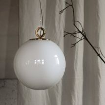 Embassy Interiors :: Szklana lampa kula biała z pierścieniem śr. 30 cm