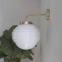 Embassy Interiors :: Szklana lampa ścienna / kinkiet Saturn biały z płaskim mocowaniem wys. 36,5 cm