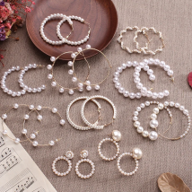 Simple Plain Metal Pearl Hoop Earrings Fashion Big Circle Hoops Statement Earrings for Women Party Jewelry
