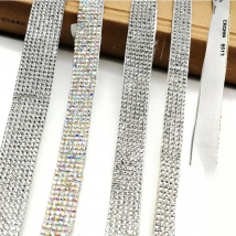 1 Yard Self-adhesive Rhinestones Glitter Decorations Rhinestone Chain Glass Beads Crystal Tape for Arts DIY Phone Sticker Ribbon