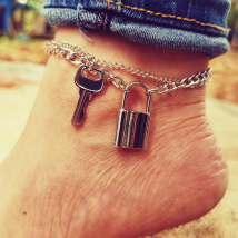 Multilayer Bohemian Key Lock Pendant Anklet Women Adjustable Vintage Goth Chunky Chain Barefoot Sandals Foot Jewelry Gifts