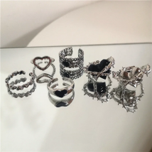 Punk Gothic Thorns Black Silver Color Heart Metal Open Adjustable Ring For Women Men Girls Party Grunge Y2k Jewelry Accessories