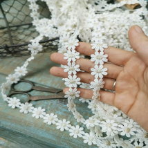 1.5CM Wide Pastoral Cotton White Golden Embroidered Little Daisy Lace Applique Ribbon Headwear Hair Band Sewing Trim Home Decor