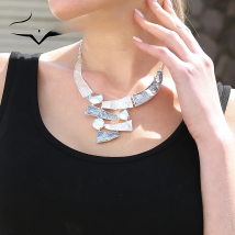 MeiceM New in Fashion Woman Luxury Large Neck Women's Necklace Set Vintage Decoration Necklaces Pendants for Women 2023 Jewelry