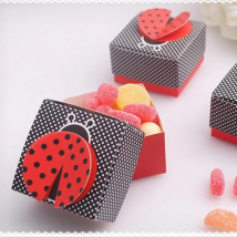 10pcs Laser Cut "Cute as a Bug" 3-D Wing Ladybug Wedding Gifts Box Candy Boxes Gift Favor Box Baby Shower Wedding Party Supplies