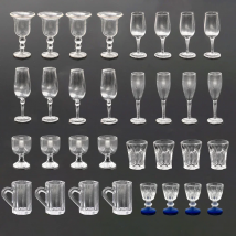 4Pcs 1/12 Doll House Miniature Resin Wine Glass Simulation Goblet Model Toys for Mini Decoration Dollhouse Accessories