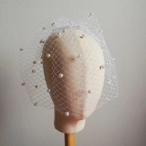 New White Ivory Meshed Net Birdcage Veil with Metal Comb Pearls Beads Vintage Wedding Headdress Velos de Novia Voile Mariage