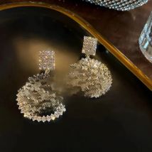 Korea 2023 New Luxury The Letter M Crystal Pendant Earrings for Women Fashion Exquisite Flower Earrings Party Jewelry Gifts