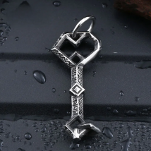 BEIER Vintage Jewelry Metal Stainless Steel Necklace for Men Fashion Jewelry key Pendant Necklace For Women Jewelry BP8-029
