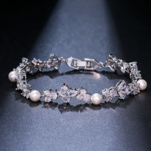 EMMAYA 2021 Elegant Baroque Pearl String Bracelet For Woman Luxury Zircon Bee Pendant Bracelet Fashion Girl's Sweet Jewelry