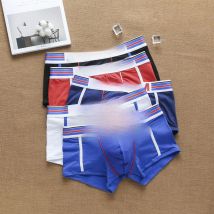 Men's fashion is cool in Europe and America. Cotton boxer shorts for young students.