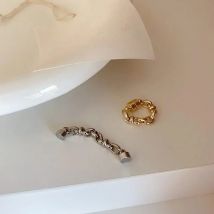 French Single Piece Chunky Linked Chain Earrings for Women Metal Alloy Magnet Clip Earrings Without Piercing Minimalist Ear Cuff