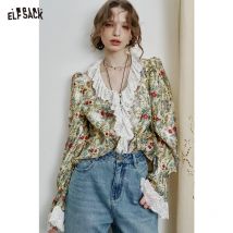 ELFSACK 2023 Frühjahr Neue Ankünfte Französisch V-ausschnitt Gedruckt Spitze Hemd frauen Elegante Retro Tops