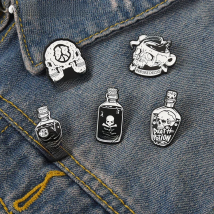 Skull Skeleton Enamel Pins Black White Bone Brooches Lapel Badges Custom Backpack Accessories Kid Gift Friends Jewelry Wholesale