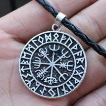 Viking Odin Runavin necklace For Women Men SYMBOL OF NORSE RUNIC NORSE Runes Vegvisir Pendant Necklace Compass Viking Jewelry