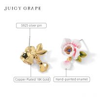 Von Monet inspirierte Rosenquasten-Ohrringe – 18 Karat vergoldete Clip-Ons mit rosa Emaille-Details |   Kollektion „Brautschmuck“ 2025