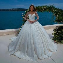 Customized Luxury Ball Gown Wedding Dress Sweetheart Full Sleeve Applique Beaded Lace Bridal Gown Women Holidays Party Clothing