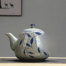 Ceramic Large Teapot With Handle Vintage Hand-painted Blue-and-white Porcelain Filter Teapot 900ml Restaurant Pot