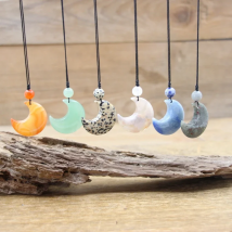 Natural Stone Crescen Moon Pendants Necklace,Healing Crystal Reiki Amethysts Labradorite Amazonite Rose Quartzs Jewelry,QC3018