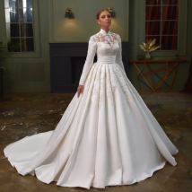 High Neck Muslim Wedding Dresses Customized Beading Applique Illusion Back Button Court Train Satin Bridal Gown Robe De Mariee
