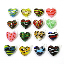 2pcs Colorful Glass Heart Pendant Cute Mini Love Charms Ornaments Wedding Decor Accessories Valentine's Day Gifts for Friends