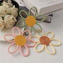 Cute baby flower chewing gum Super cute daisy baby soothing molar chewing gum Children's silicone teething sticks