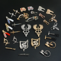 Medical Brooches Collection Crystal Uterus Microscope Scalpel Stomach ECG Tooth Pins Jewelry for Doctor Nurse Badge Wholesale