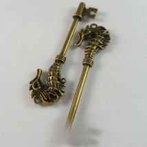 5pcs/pack Key Shape Punk Man Personality Antique Bronze Tone Seahorse Key Alloy Charms Pendant Jewelry Making 71*19*5mm 50329