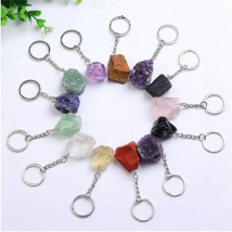 20pcs Natural Rough Raw Stone Crystal Quartzs Keychain Women Men Handbag Hangle Car Key Holder Raw Mineral Stone KeyRing Jewelry