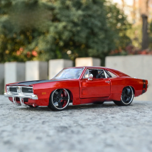 Maisto 1:24 1969 Dodge Charger R T Static Die Cast Vehicles Collectible Model Car Toys
