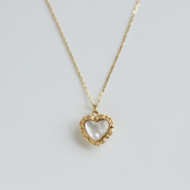 Vintage 18K Gold Plated Stainless Steel Shell Epoxy Heart Pendant Necklaces for Women Girls Texture Heart Stackable Necklace
