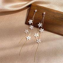 New Fashion Asymmetric Tassel Flower Earrings For Women Korean Style White Daisy Rhinestone Earring Girl Party Jewelry Gift