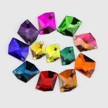 Exquisite rhinestones Custom shaped rhinestones are used to sew flat-bottom wedding dresses, handbags and shoe accessories