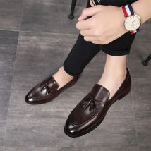 2025 Slip On Shallow Tassel Shoes Men Loafers New Lazy Peas Shoes Moccasins Suede Leather Shoes