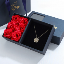 Rose Gift Box Four -leaf Grass Necklace Heart Necklace Cute Four Leaf Clover Necklace Dainty Gold Necklaces Gifts for Girlfriend