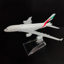 Scale 1:400 Metal Aircraft Replica Emirates Airlines A380 B777 Airplane Diecast Model Aviation Plane Collectible Toys for Boys