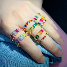 2025 Promotion Luxury Icy Out Bling Fashion Cubic Zircon Rings For Women Rainbow CZ Paved Eternity Band Finger Wedding Jewelry