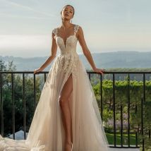 Boho V-Ausschnitt Brautkleider mit seitlich geteilten ärmellosen Applikationen rücken freie Brautkleider Illusion eine Linie vestido de novia