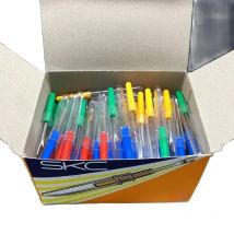 100Pcs Plastic Handle Seam Ripper Stitch Ripper Sewing Tool Ripper 109R Seam Ripper Thread Cutter Sewing Tool