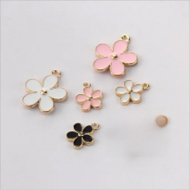 10pcs White Pink Black Drop Oil Enamel Daisy Flower Charm Pendants Gold Color Alloy Charms Bracelet DIY Jewelry Making Findings