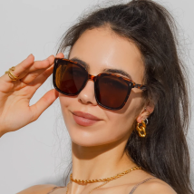 Fashion Sunglasses Women Men Trendy Style Sun Glasses Square Eyeglasses UV400 Protection Streetwear Eyewear