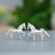 Creative Fashion New Arrival Exquisite 925 Sterling Silver Jewelry Sweet Cute Pony Horse Female Gift Stud Earrings  E155