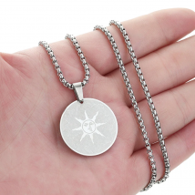 CHENGXUN Warrior of Sunlight Necklace Women Men, Dark Souls Pendant Chain, Solaire of Astora Sun Charm Amulet Talisman Jewelry