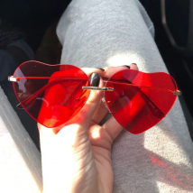 New Fashion Red Heart Shaped Rimless Sunglasses Women 2025 Brand Design Frameless Ocean Colorful Sun Glasses Shades Female UV400