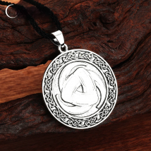 Viking Triple Horn Triskelion Necklace Men Women Multiple Punk Gothic Style Norse Amulet Pendant Slavic Talisman Jewelry for Boy