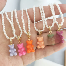 QMHJE Candy Color Resin Bear Necklace for Women Imitation Pearl Chain Beads Choker Link Neon Green Yellow Jewelry Bohemia Cute